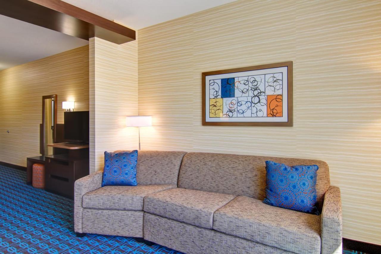Fairfield Inn & Suites By Marriott Kamloops Exterior foto